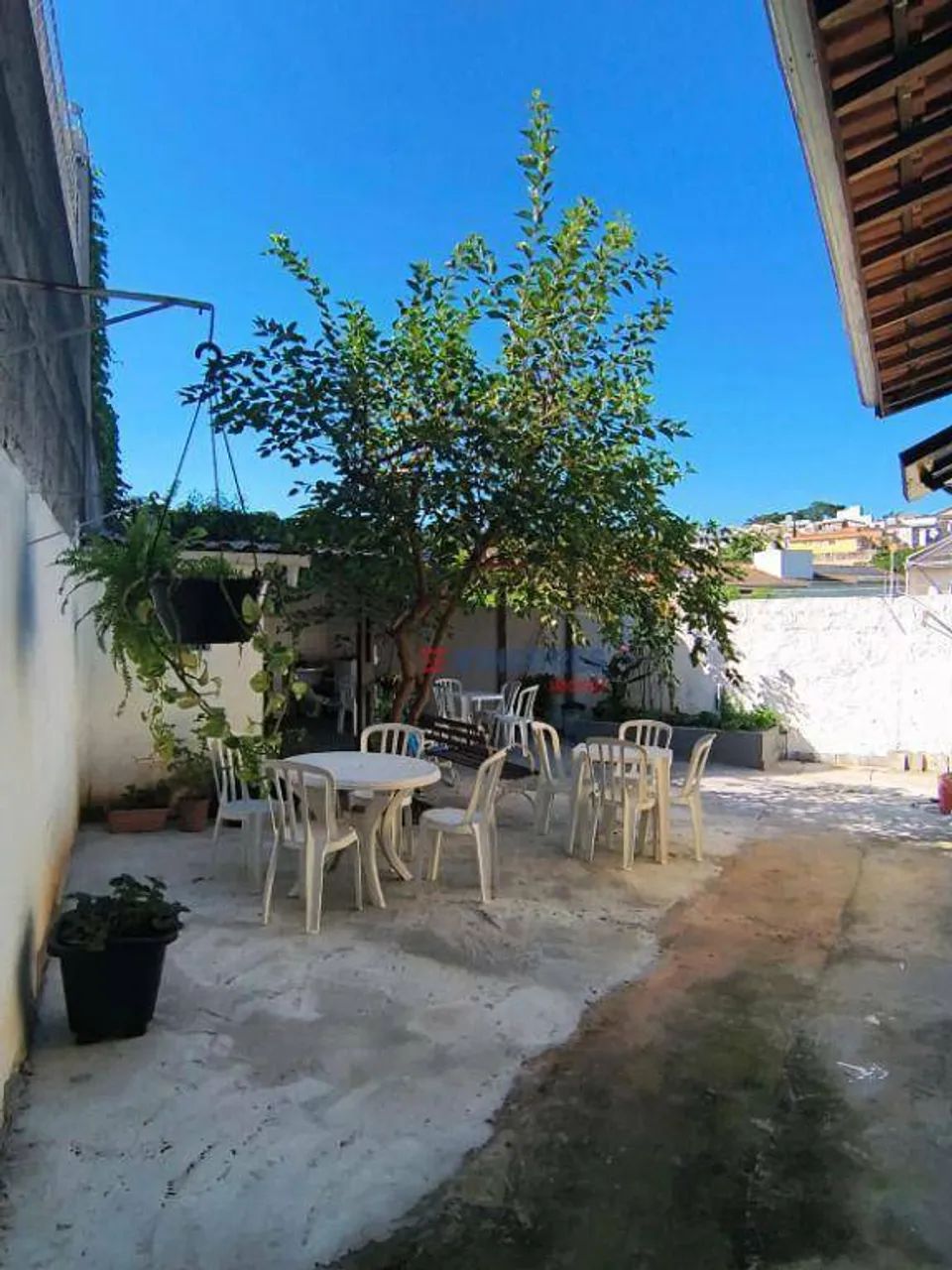 Casa Térrea com área externa pavimentada e jardim - Foto 5