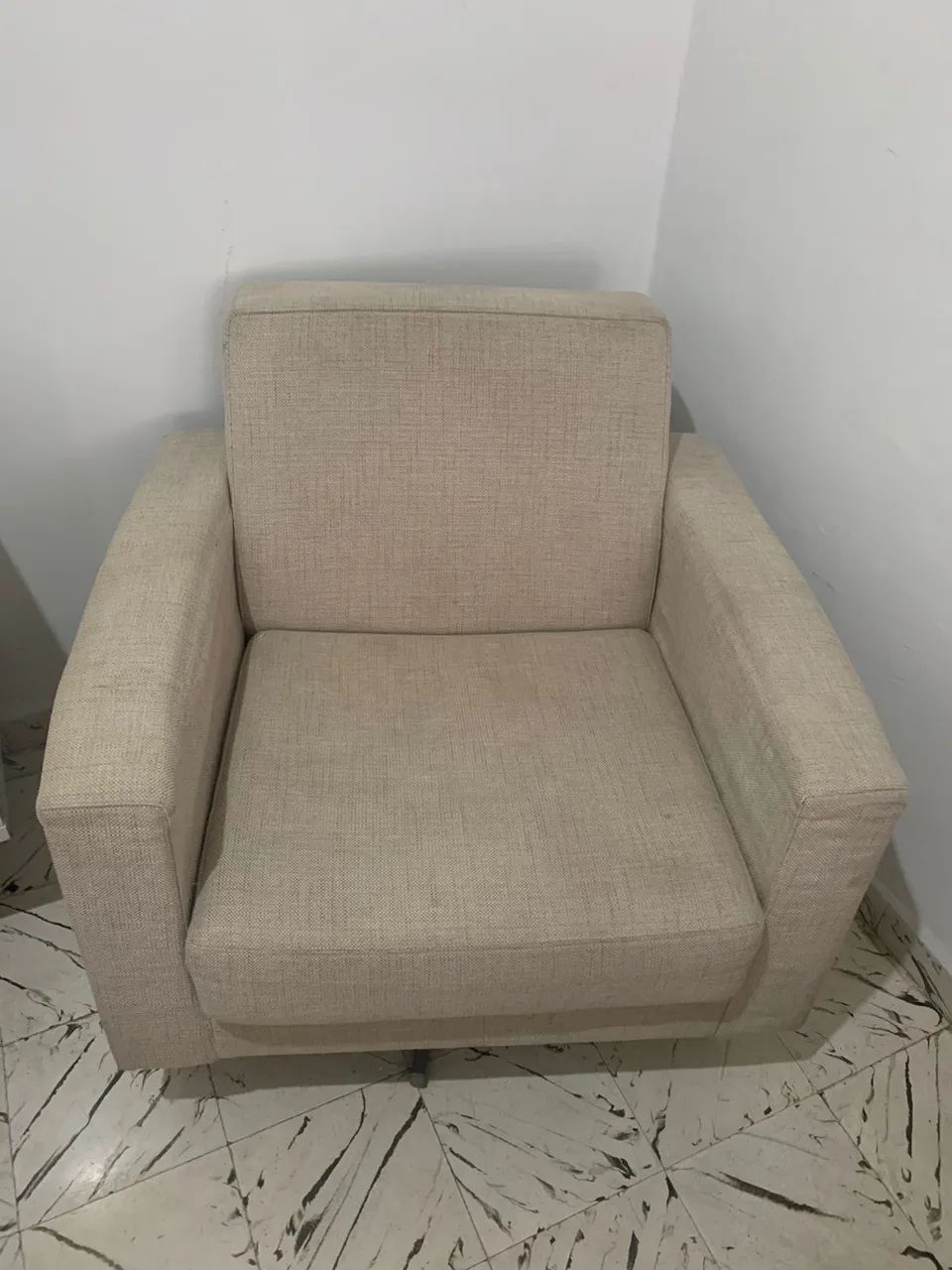 Vendo Duas Poltronas Giratórias 