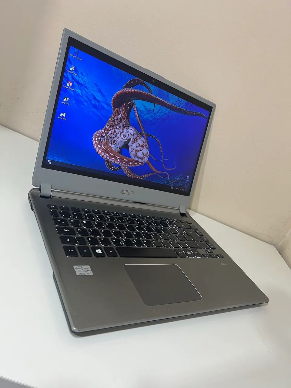 CORE I5 - SSD - 6GB - TECLADO RETROILUMINADO
