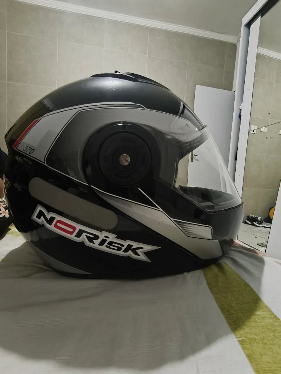 Capacete norisk Robocop tamanho 58 - Foto 3
