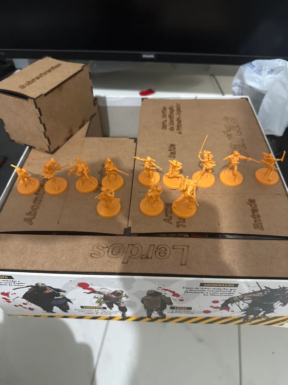 Zombicide 2º Edição + Inserts Bulcaneiros + Sleeves - Foto 4