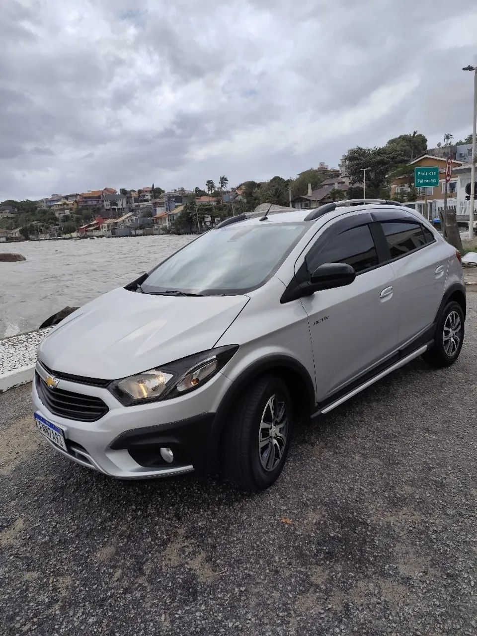 Chevrolet Onix Activ 1.4 8V Flex Mec. 4P 2018 - Foto 2