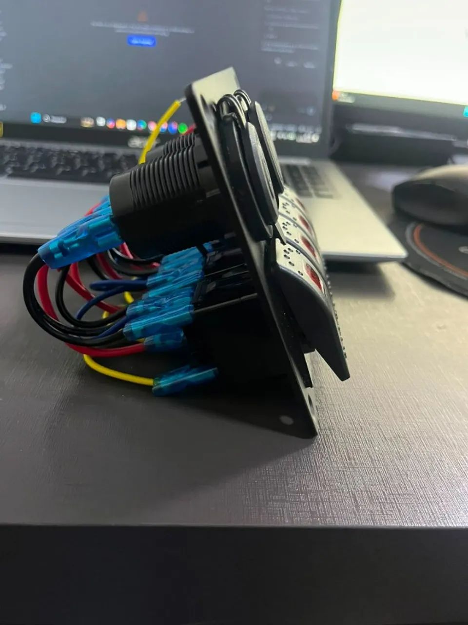 Painel de Comando com 4 Botões, Entrada USB e Alimentação 12V - Foto 2