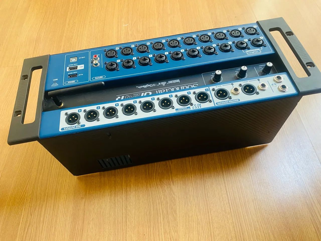 Mesa de som soundcraft UI24 - Foto 4