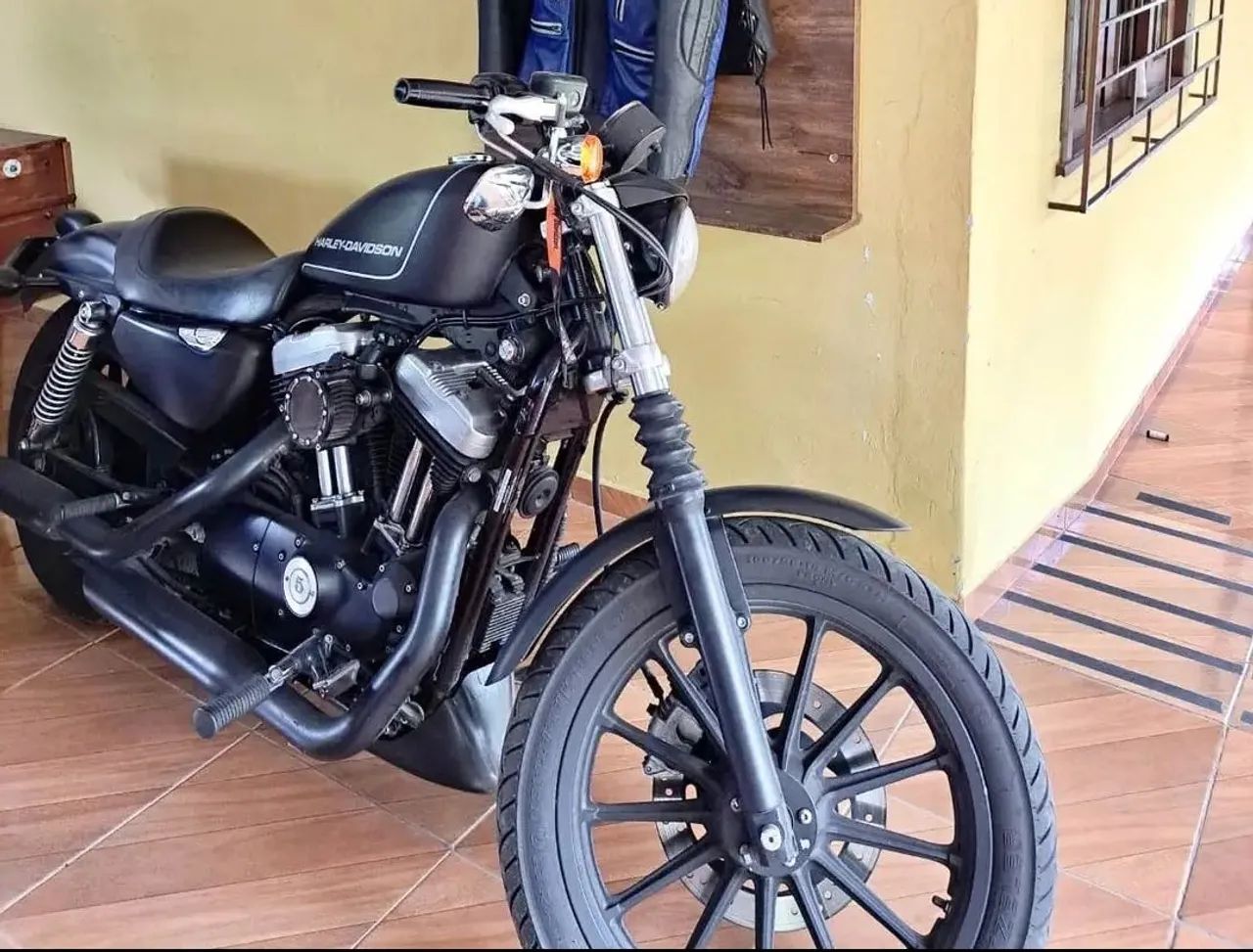 Harley-Davidson xl883 2007年式　インジェクションモデル 2007年式 スポーツスター XL883R 年式別モデルカタログ | バージンハーレー