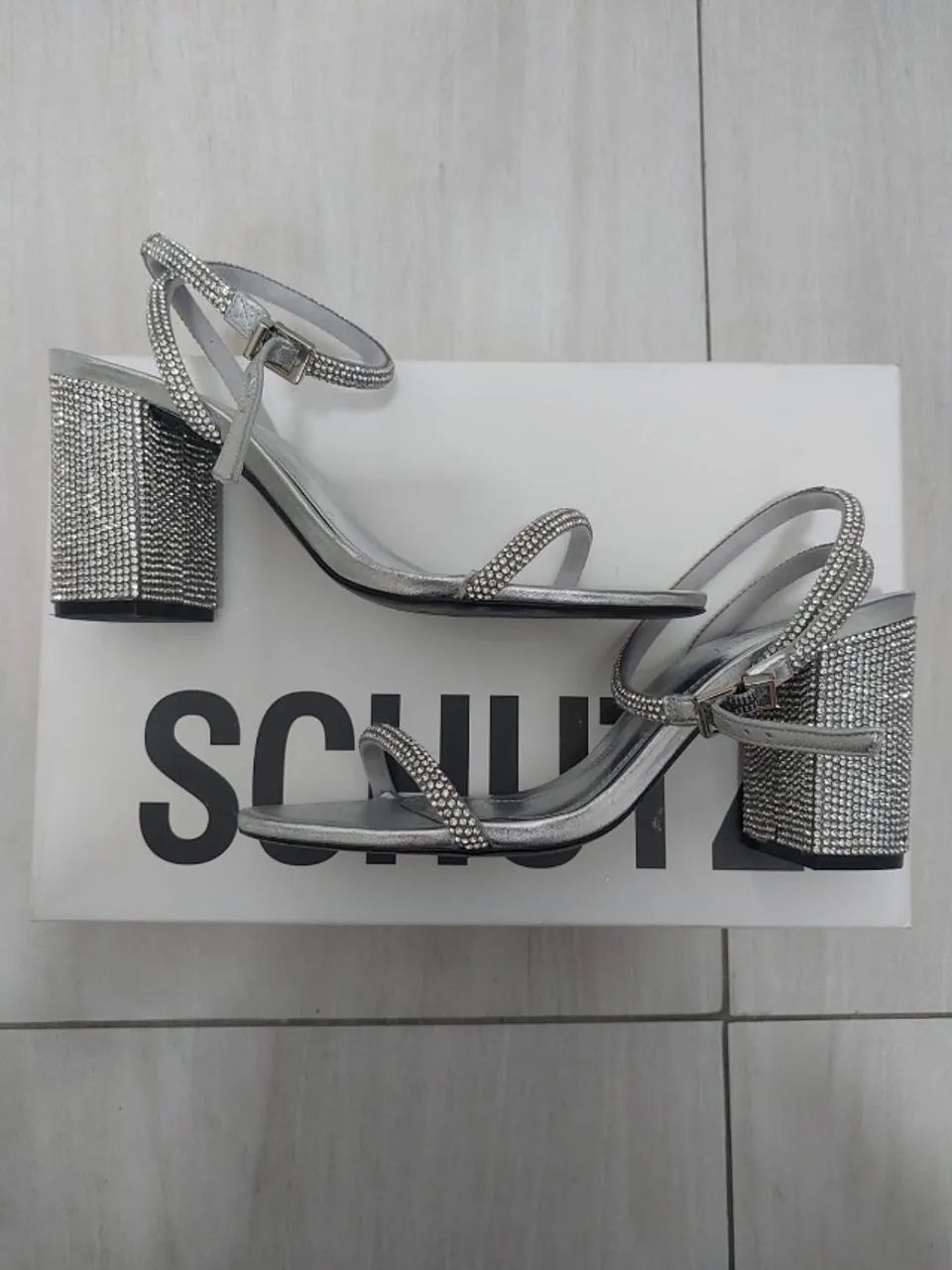 Sandália Prata Schutz