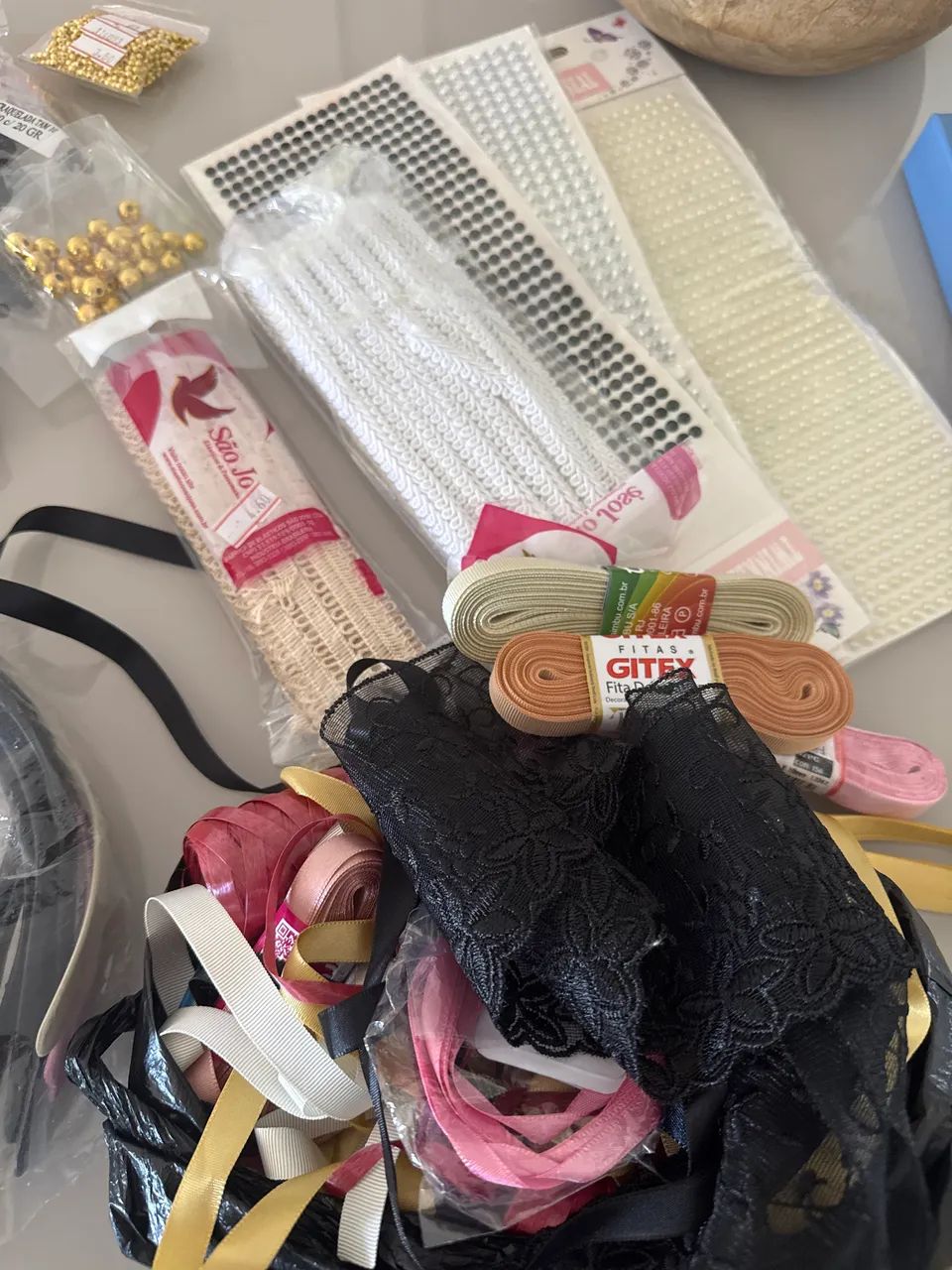 Kit Completo de Artesanato com Pérolas, Fitas, Tiaras e Acessórios - Foto 5