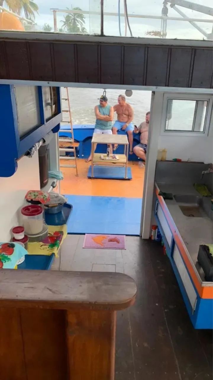 Barco para passeio 