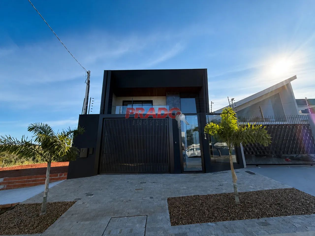 Sobrado à venda em Maringá, Jardim Munique, com 4 quartos, com 261 m² - Foto 2
