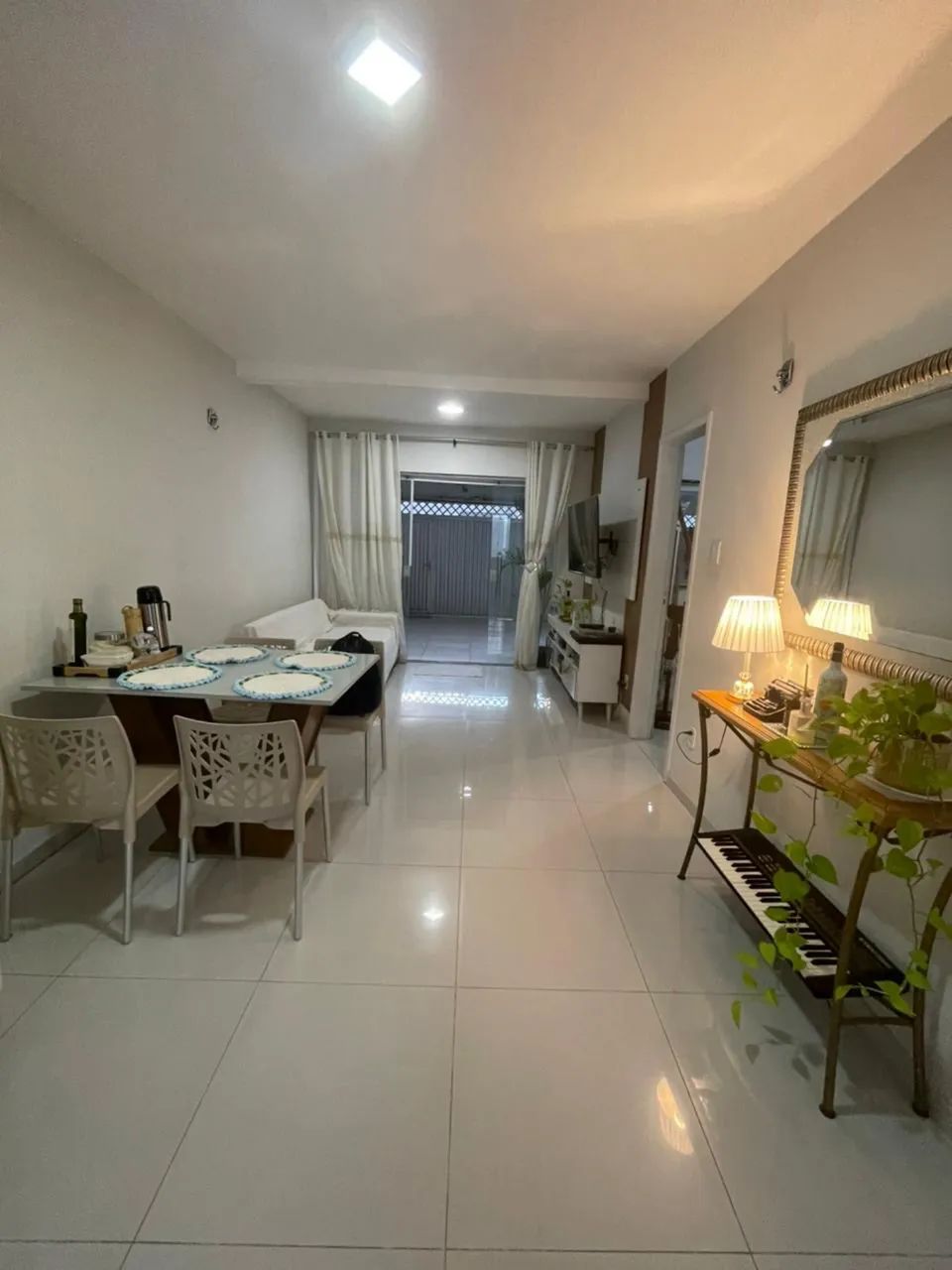 ALUGO CASA MOBILIADO NO VINHAIS