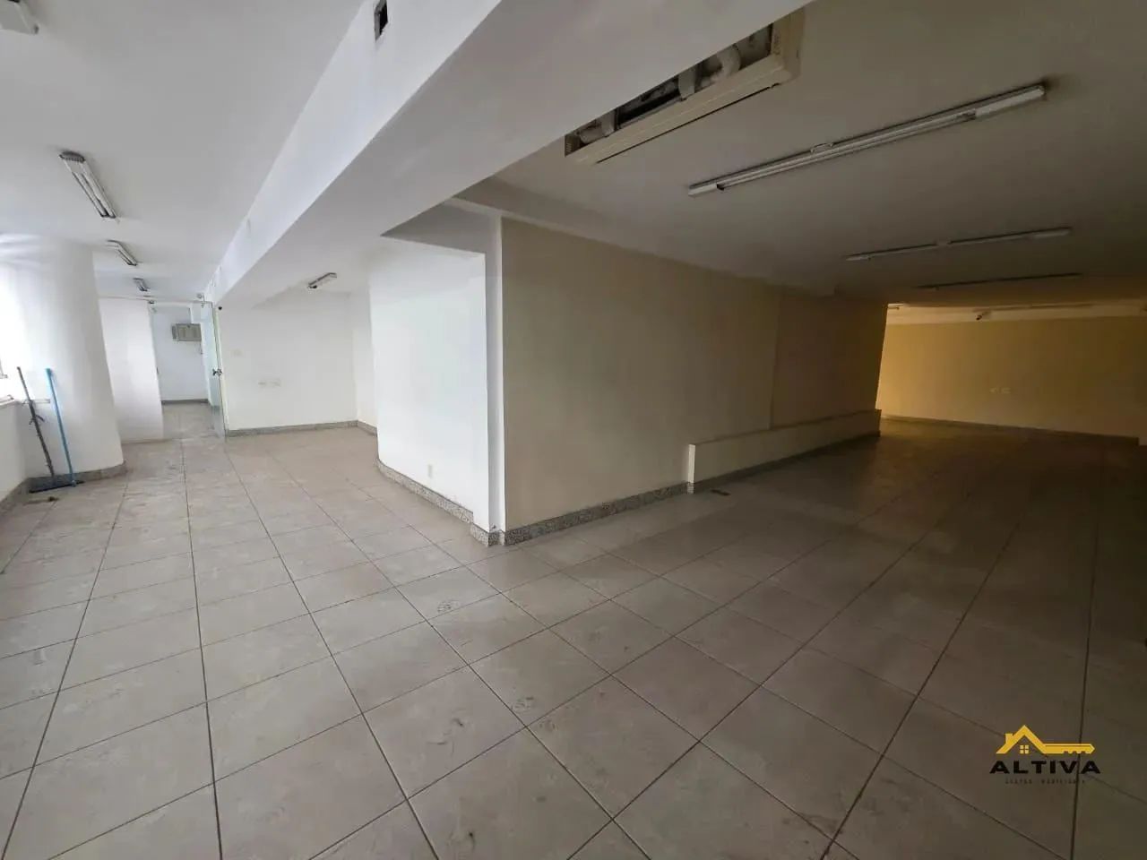 Sala Comercial Frontal 162 m²  Lourdes, BH | Aluguel R$3.000