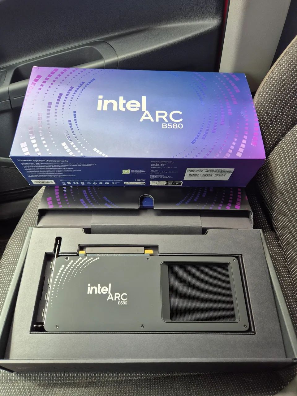 Intel Arc b580 12gb Limited Edition - Foto 5