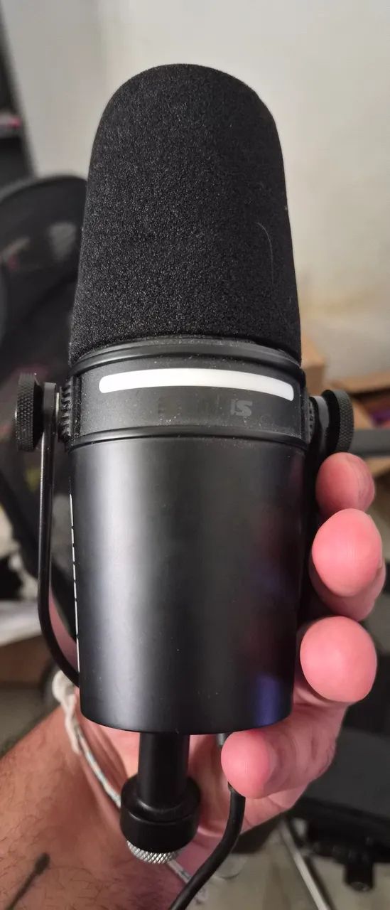 Microfone profissional Shure MV7+ - Foto 4