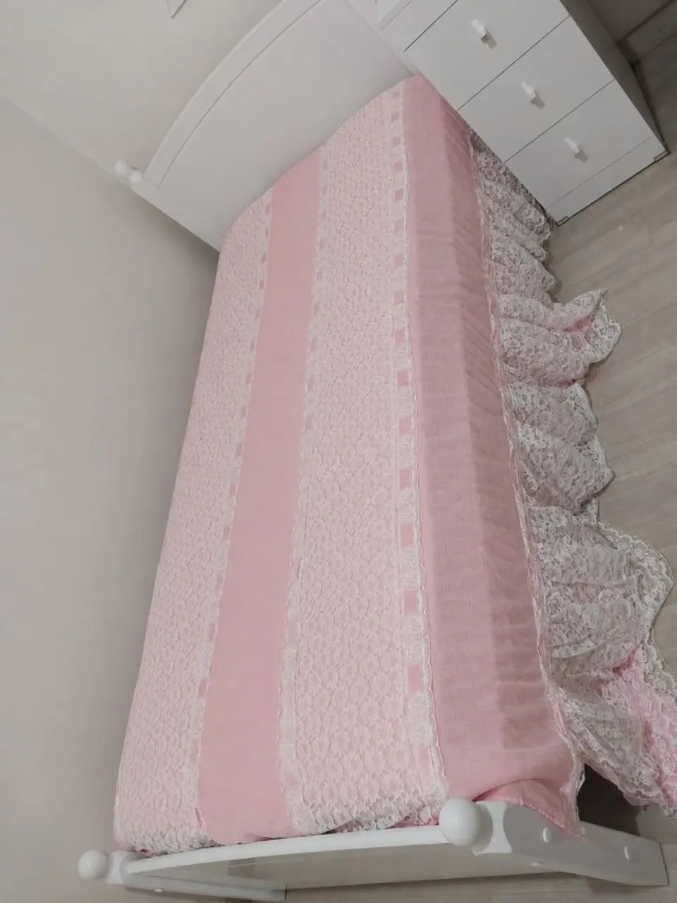 Colcha solteiro rosa com babados 
