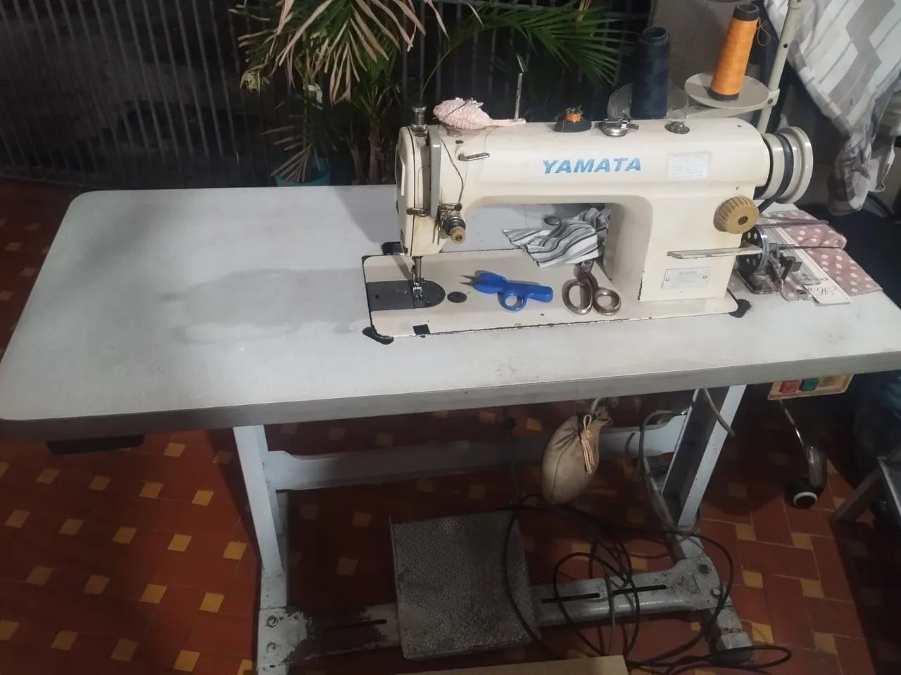 Maquina de costura reta industrial Yamata