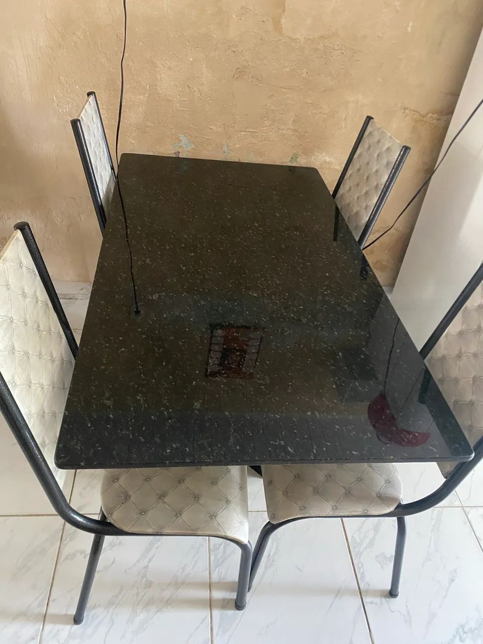 Mesa de mármore com 6 cadeiras  - Foto 5