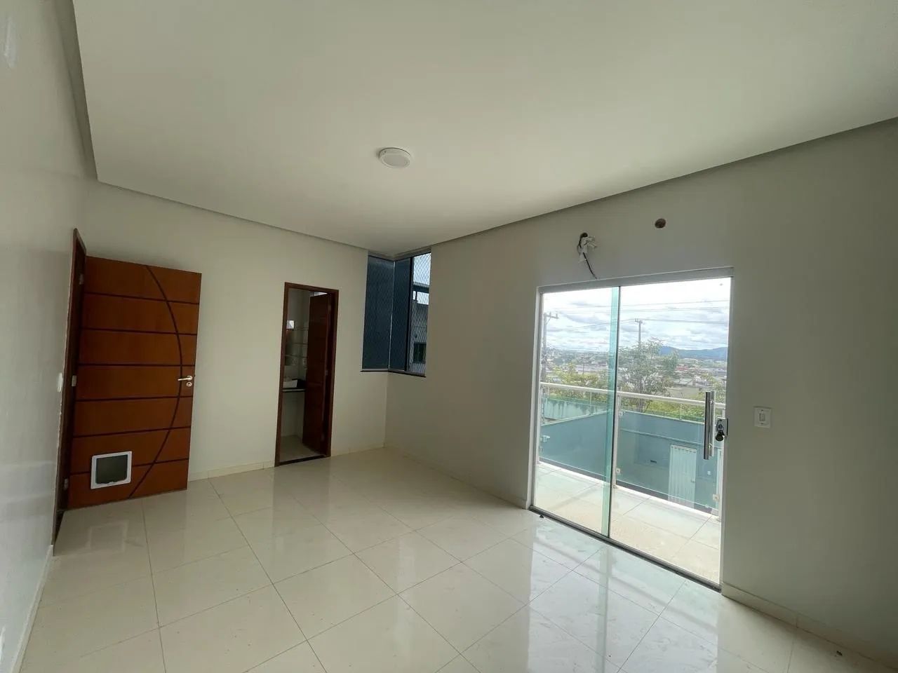 Vende - se sobrado financiado - Foto 2