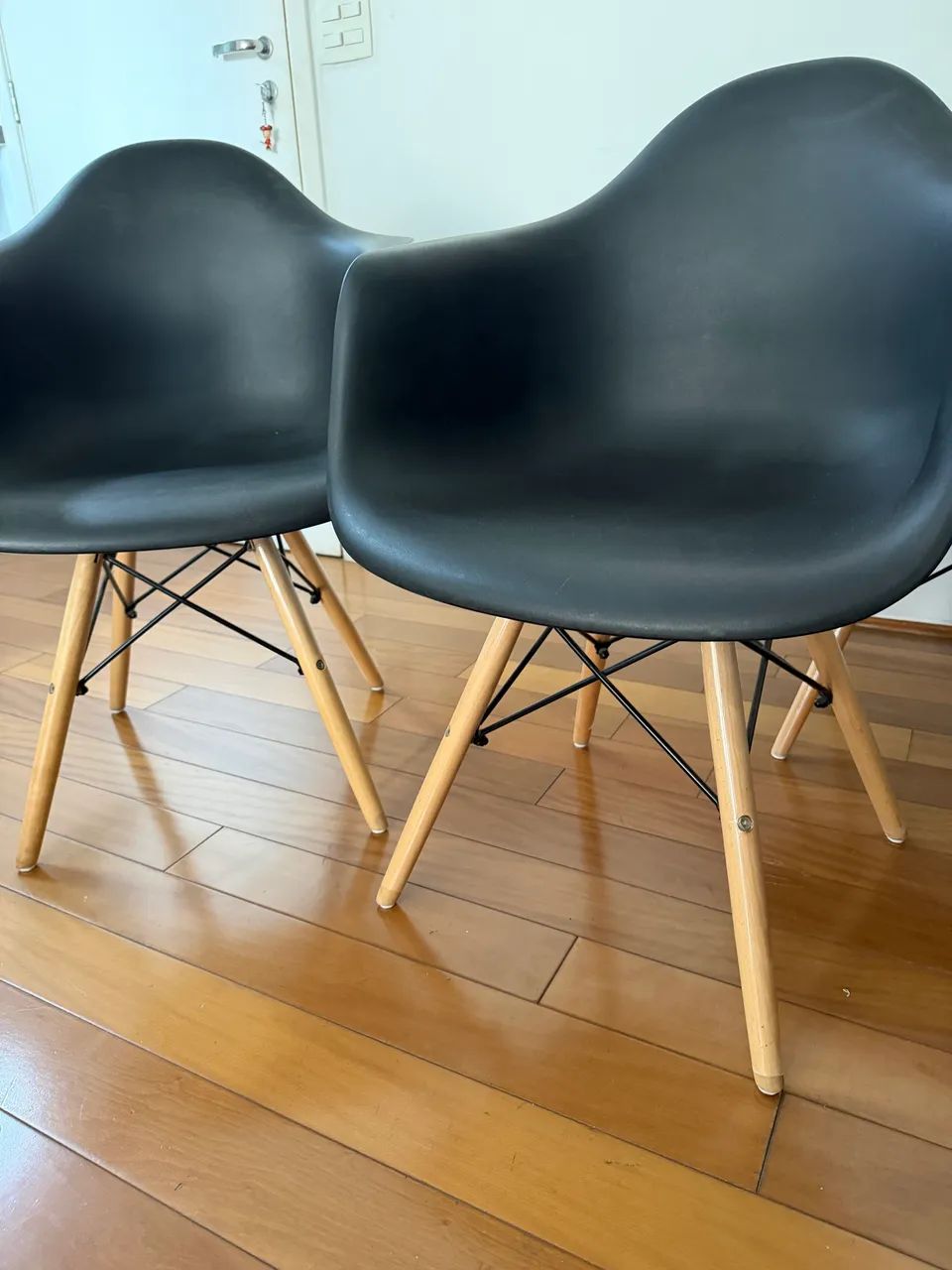Cadeiras Eames Preta - R$ 80 cada - Foto 5