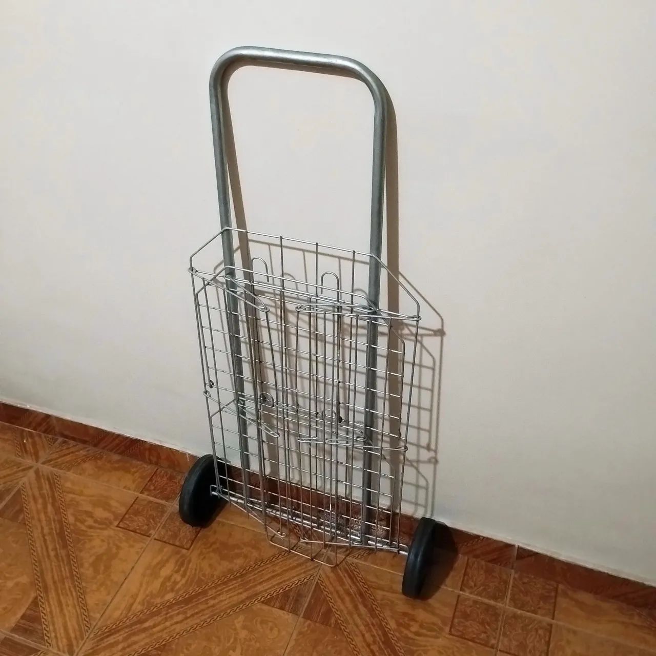 Carrinho de feira aramado - Foto 4