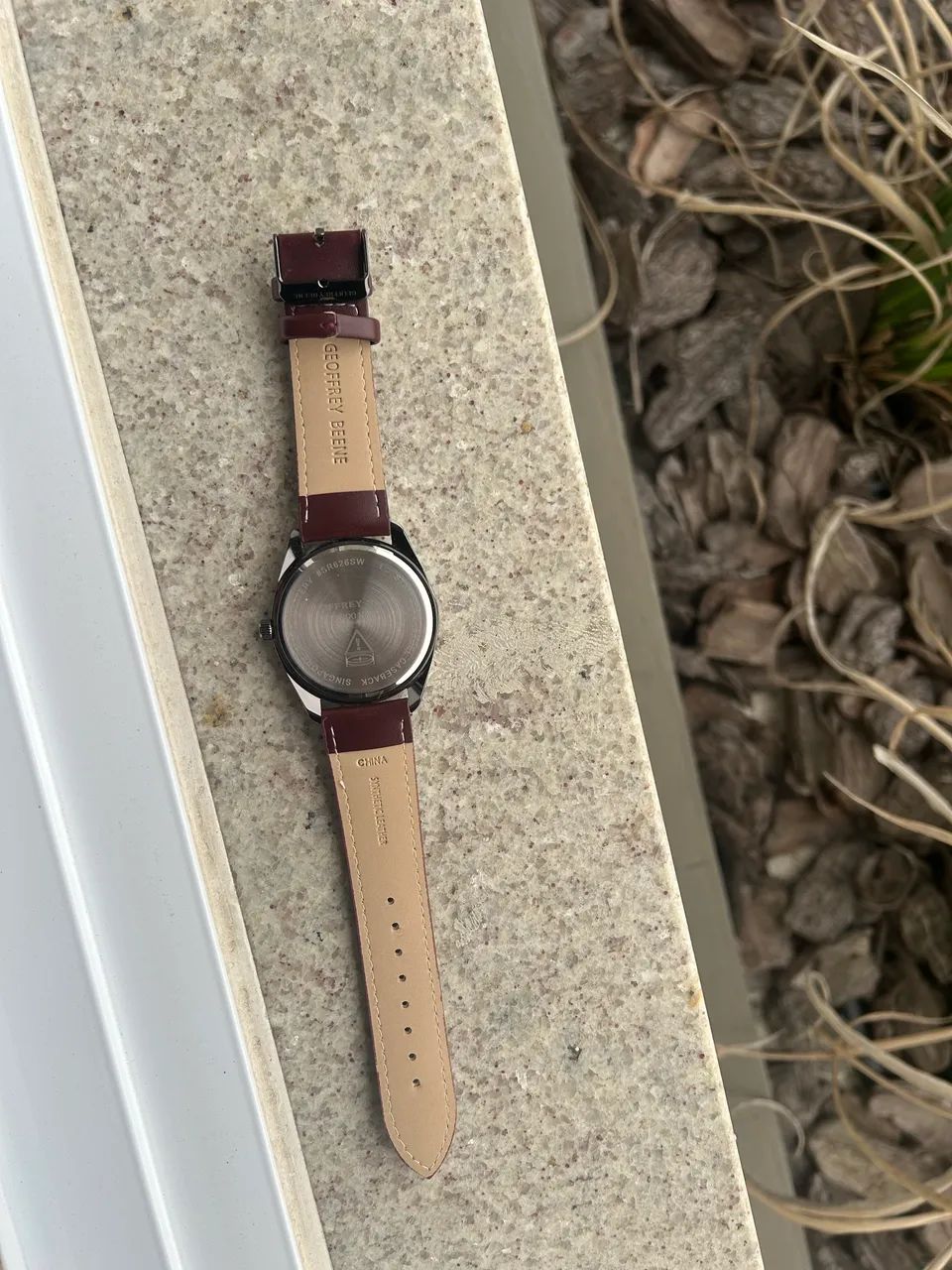 Geoffrey Beene Genuine Black Diamond Dial Maroon/Burgundy Strap Watch. - Foto 2