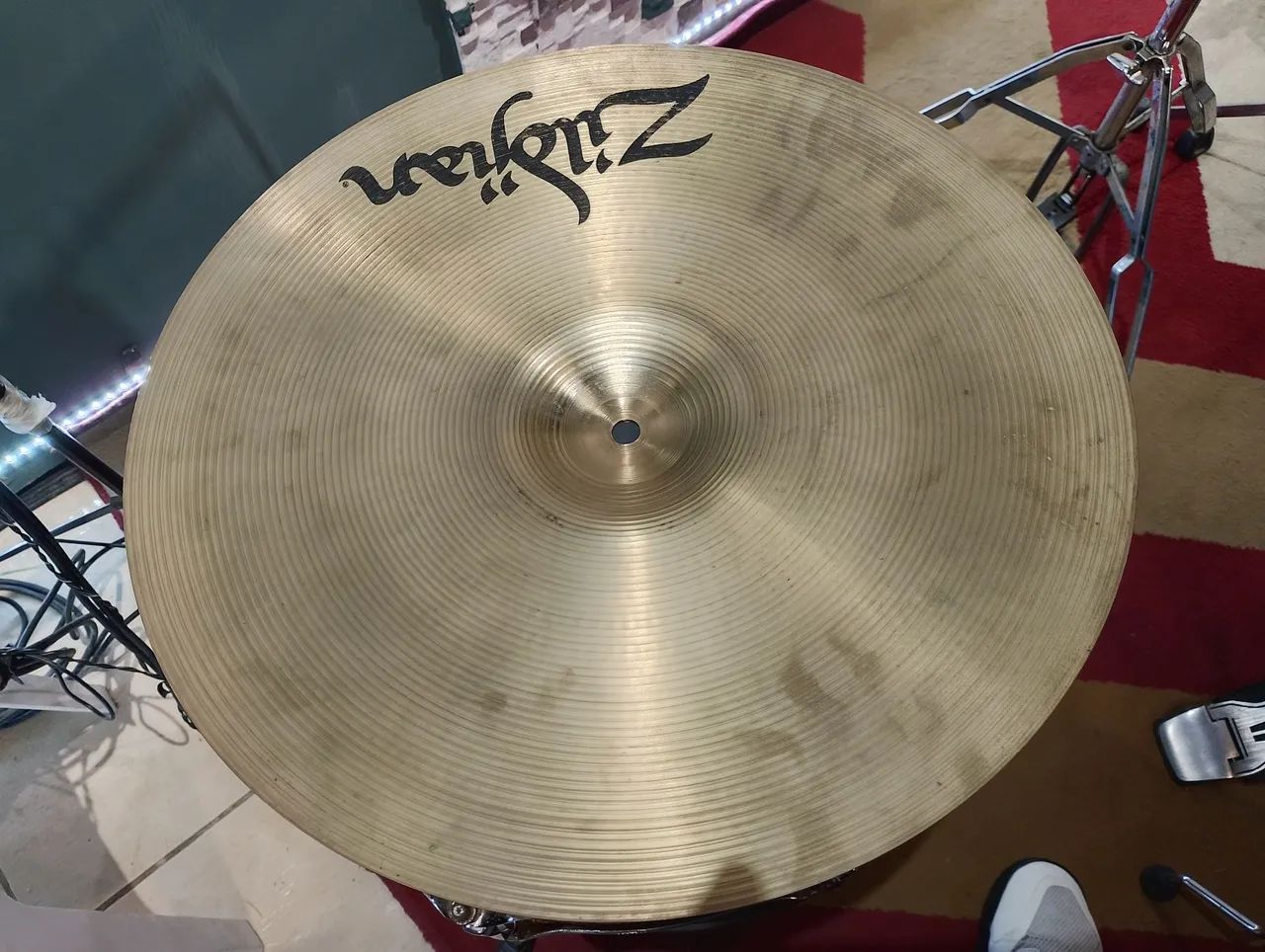 Prato Zildjian Avedis rock crash 16 polegadas  - Foto 3