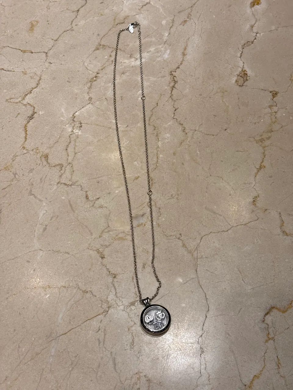 Colar locket pandora 