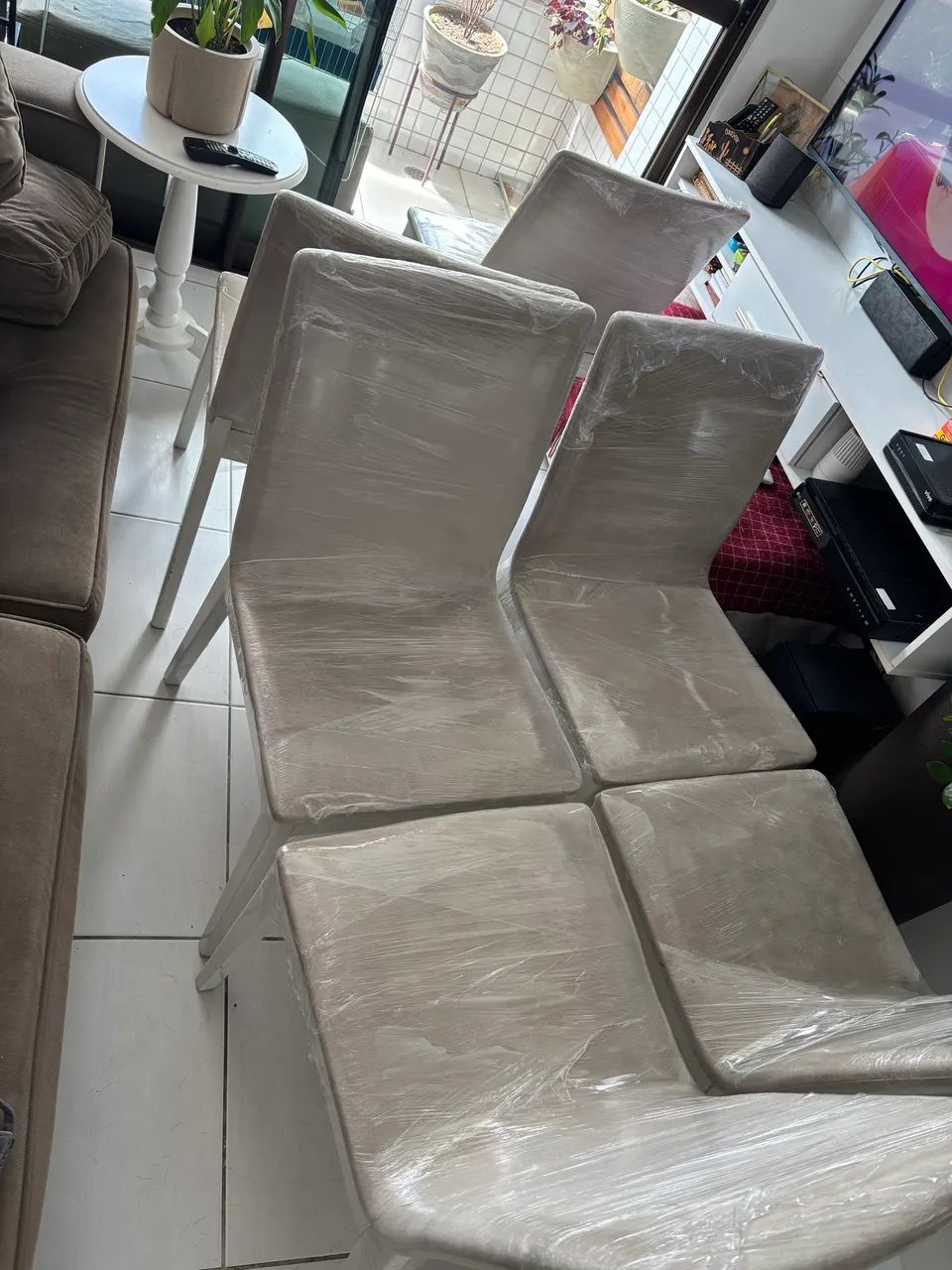 Set of 6 Semi-New Dining Chairs