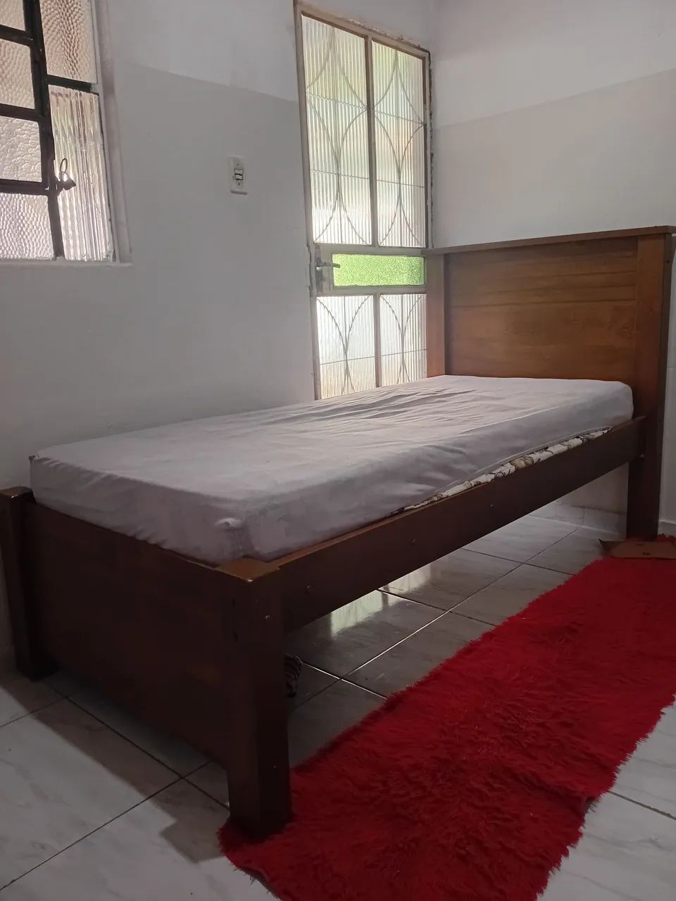 Cama de solteiro semi nova - Foto 2