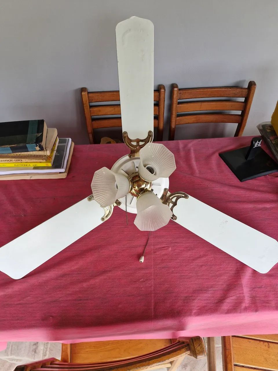 Vende - se ventilador de teto