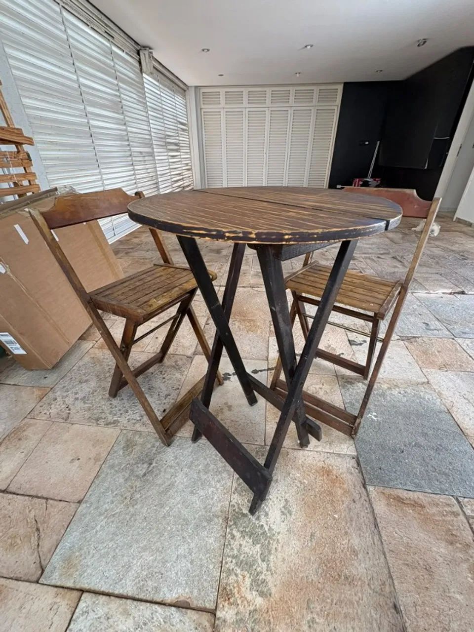 Mesa + Banquetas