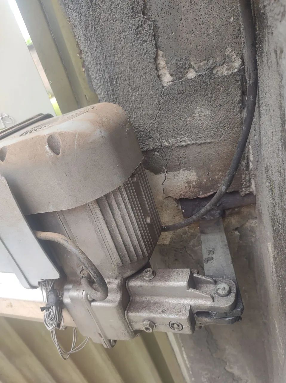 Vendo motor para portão R$300 - Foto 4