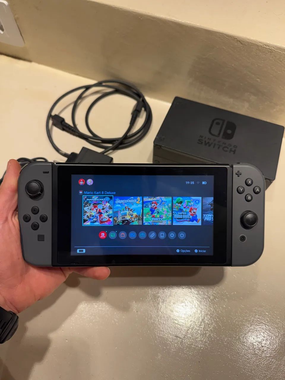 Nintendo Switch - com caixa original e ótimo estado