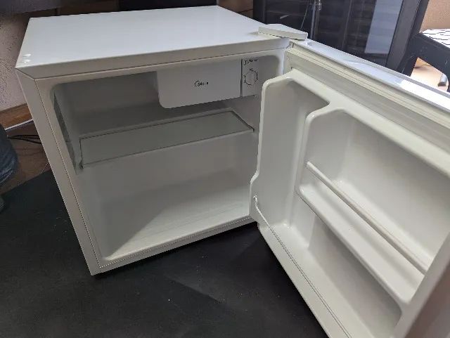 Frigobar Midea 45L Branco G52547 - Foto 3