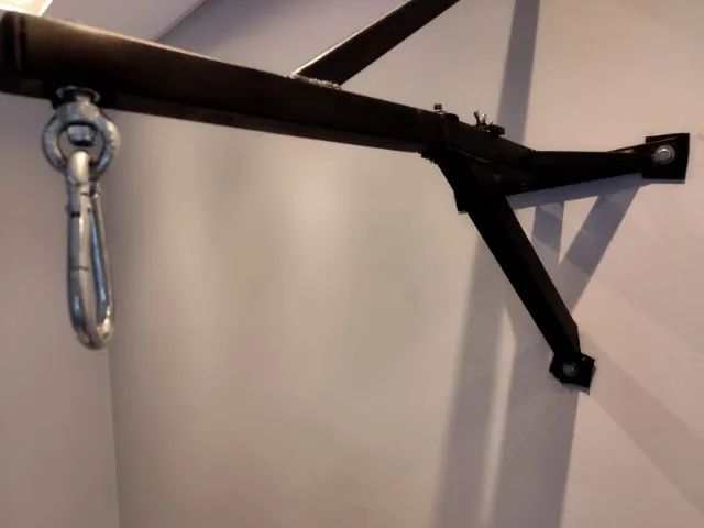 SACO DE PANCADAS GORILLA 120cm + suporte c/ braço extra, mosquetão, parafuso, corrente etc - Foto 5