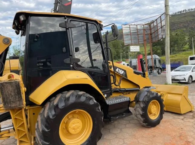 Retroescavadeira Caterpillar 2017 - Foto 2