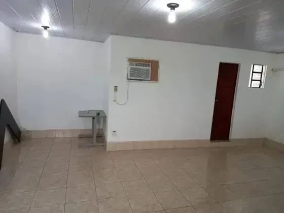 Praça 14 / Sala 35 m2 / 9 8 2 2 3 8  9  7  3