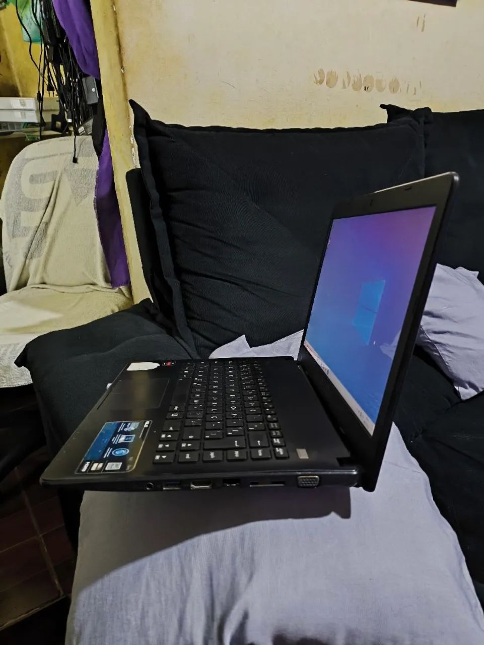 Notebook Asus . 250$  - Foto 2