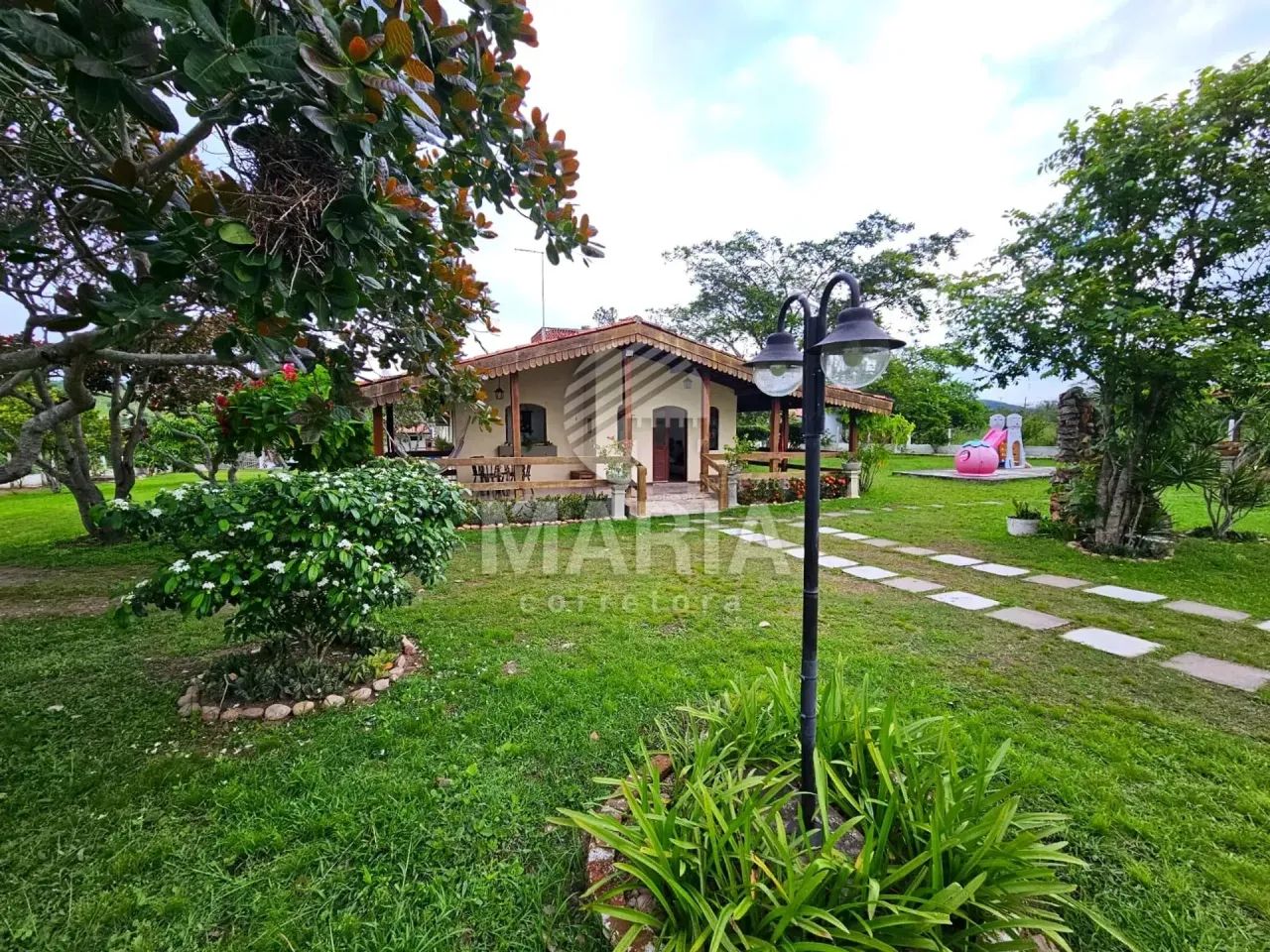 Chácara com amplo jardim com 06 quartos à venda em Sairé/PE! - Foto 6
