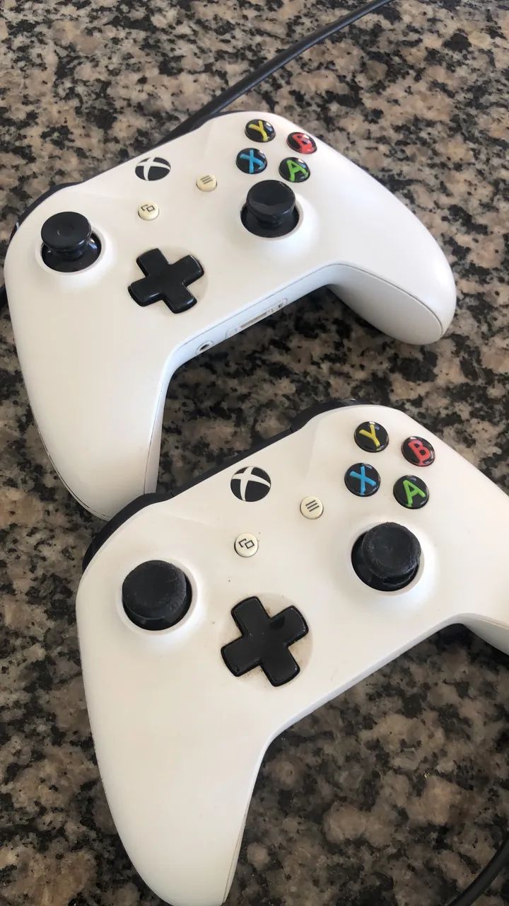 Xbox one S braco + 2 controles - Foto 3