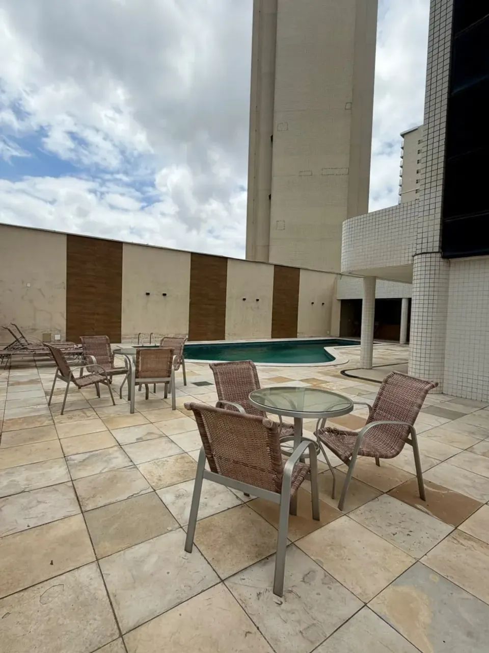 LOCACAO - APARTAMENTO -  CALHAU - EDIFICIO BUENOS AIRES - Foto 2