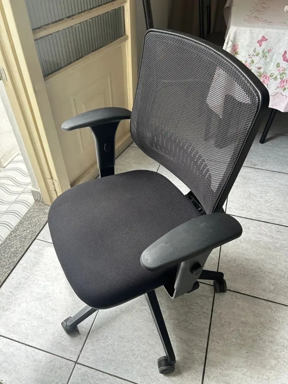 Cadeira Flexform Uni All Black Excelente Estado de Nova - Foto 2