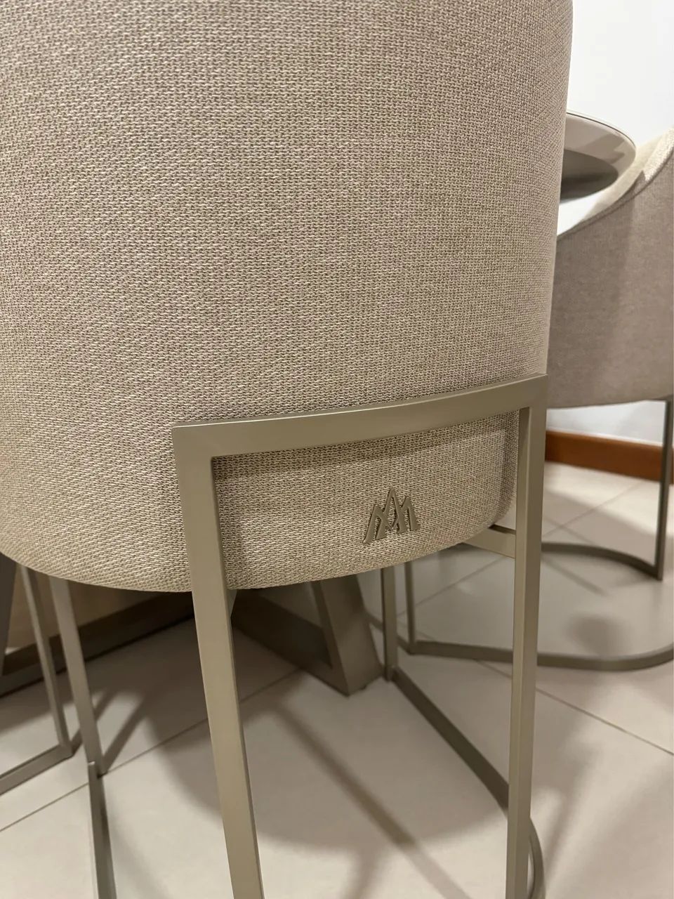 Sofá e mesa 1 ano de uso  - Foto 3