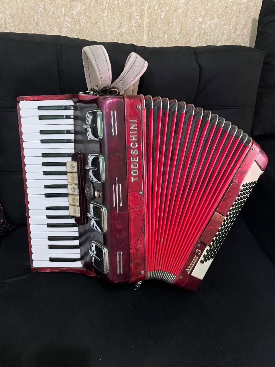 Acordeon Todeschini 80 baixos  - Foto 2