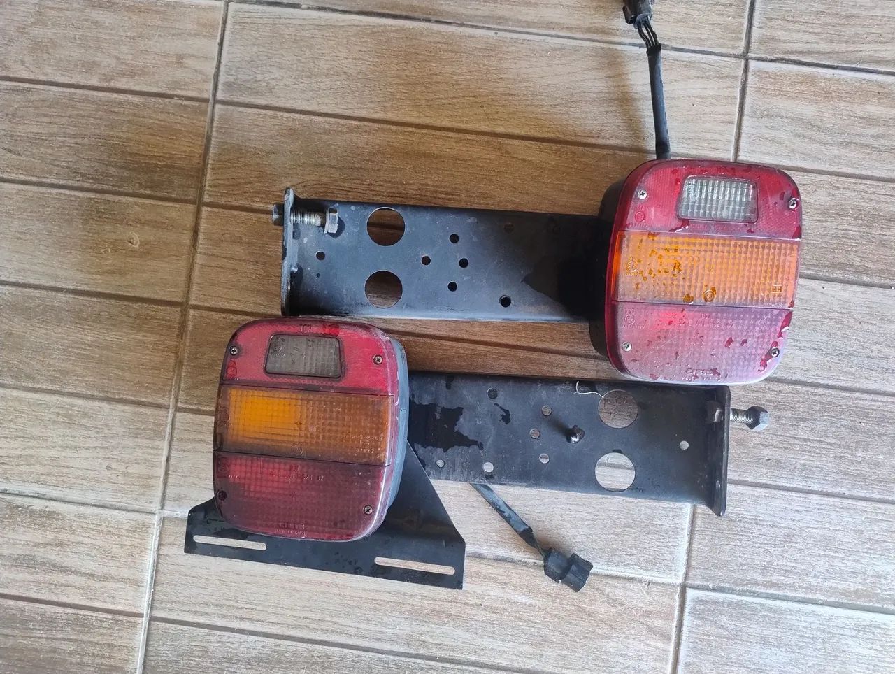 Lanterna traseira para F350