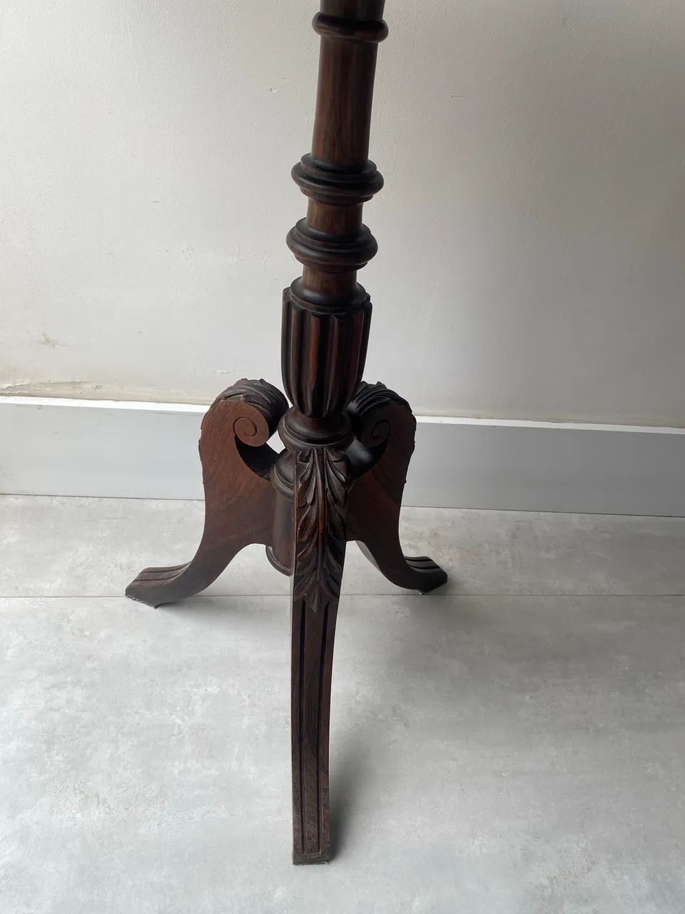 Mesinha de canto antiga  - Foto 2