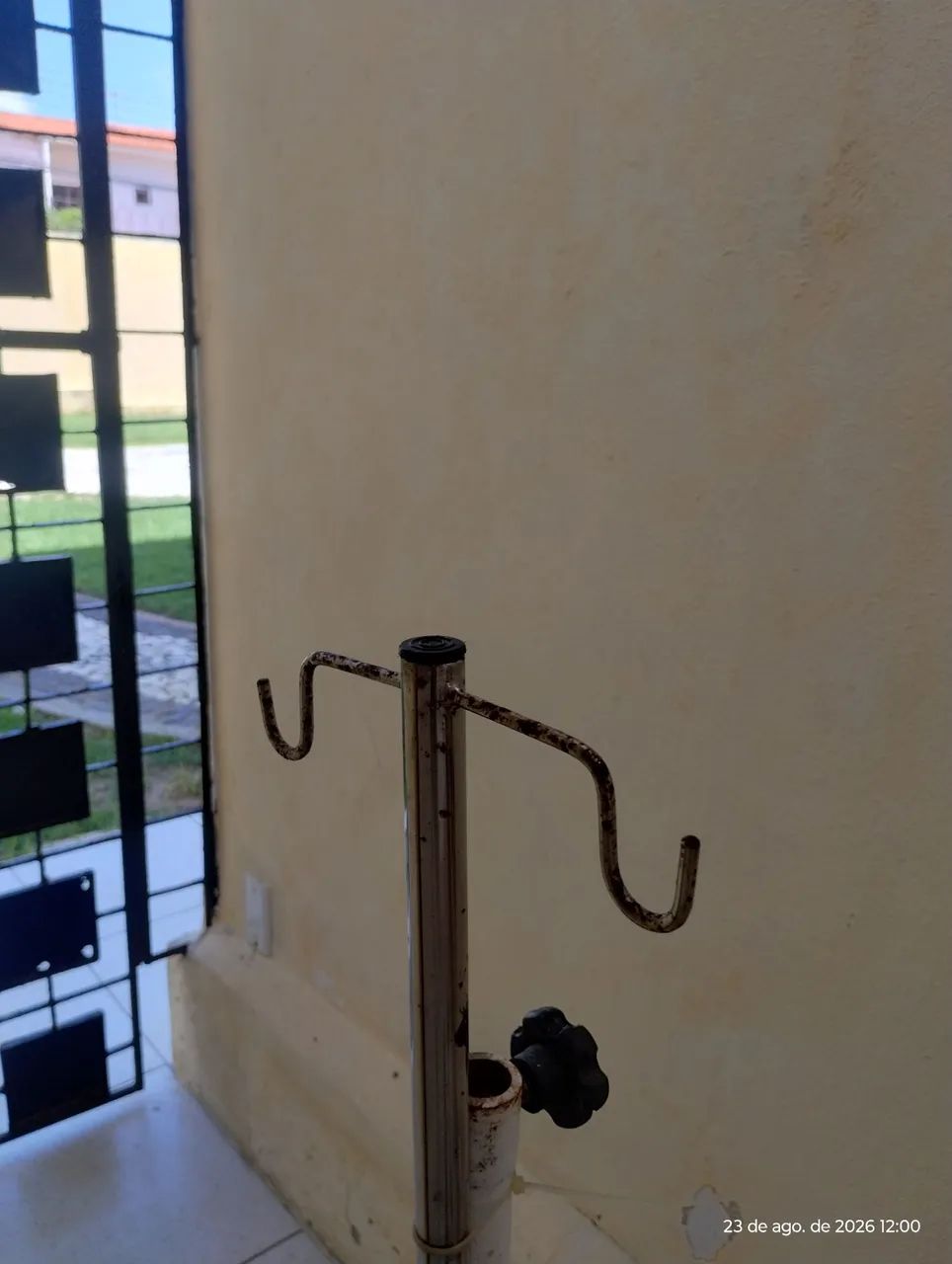 Muleta e suporte para soro - Foto 3