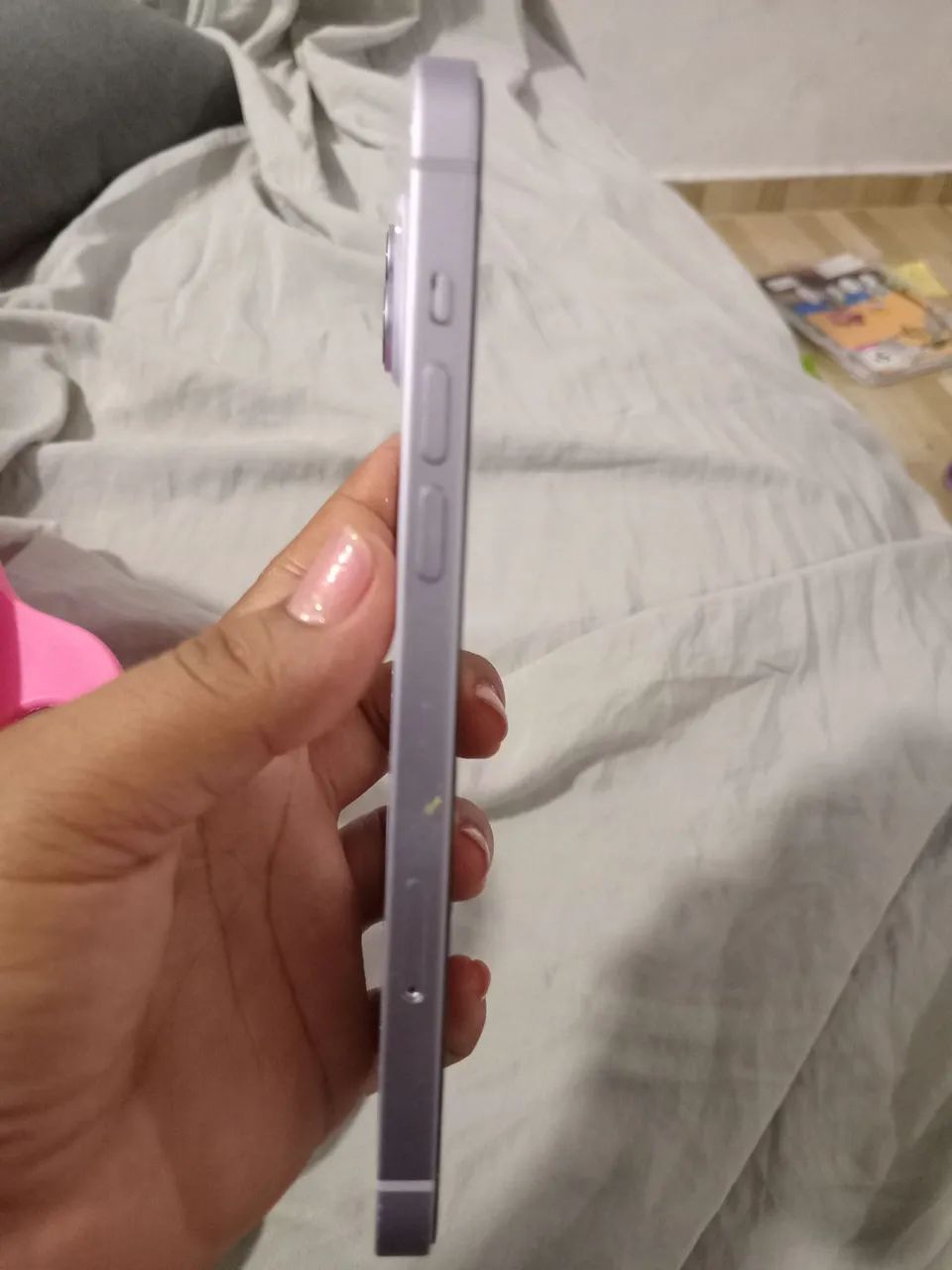 Vende_se iPhone 14 plus.cor  lilás bem claro - Foto 2