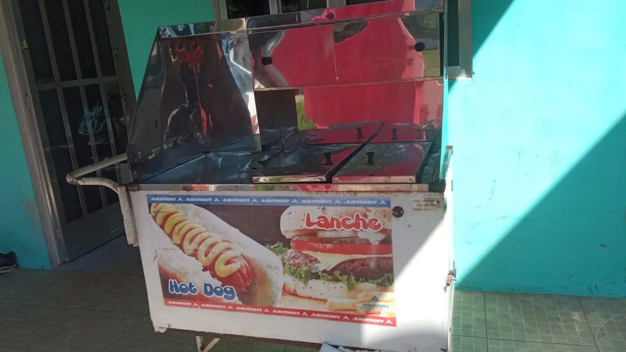 Carrinho de cachorro quente e hambúrguer 