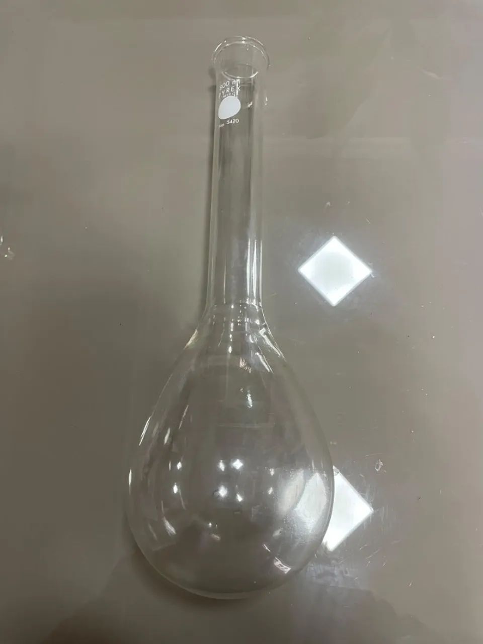 Balão volumétrico pyrex 800 ml - Foto 4
