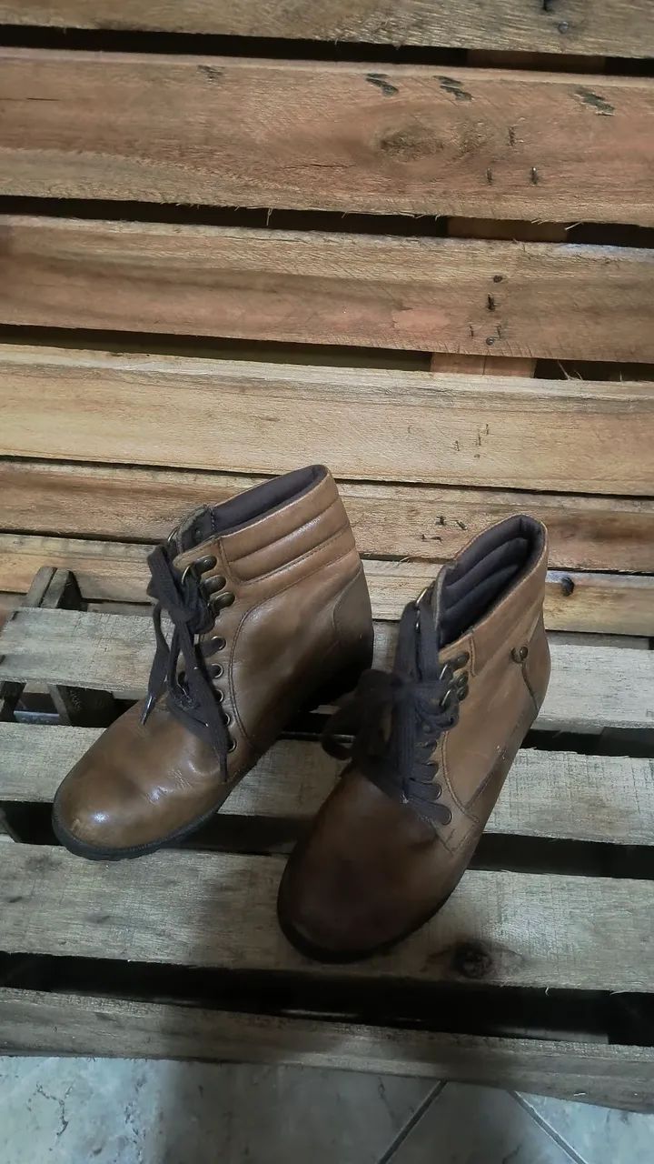 Botas de couro marrom - Foto 2